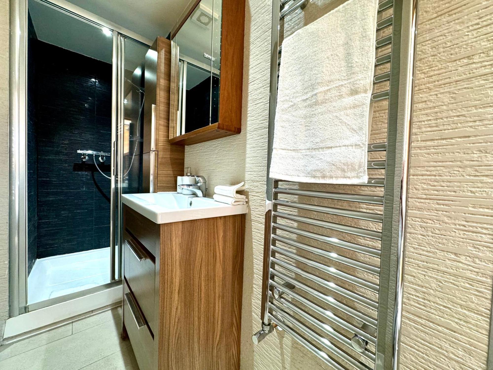Chic 1 Bedroom Apartment Central London By Wild Bagian luar foto